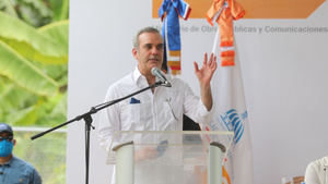 Abinader exhorta a empresarios a continuar invirtiendo para el desarrollo de la República Dominicana
