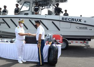 Armada incorpora nueva lancha interceptora para reforzamiento de la seguridad mar&#237;tima