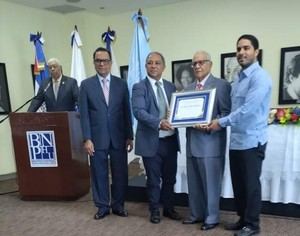 Ercilio Veloz Burgos recibe Premio Nacional a la Libertad de prensa 2022
