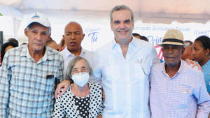 Abinader destaca apoyo del Gobierno a dominicanos de escasos recursos