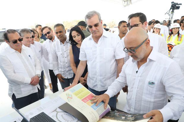 Presidente Abinader deja iniciada construcción de los dos primeros hoteles en Pedernales como parte de Fideicomiso