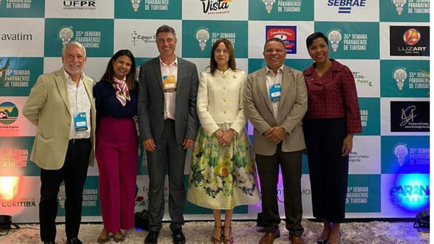 Embajada dominicana en Brasil auspicia charla “Realidades y Perspectivas del Turismo de RD” en Semana Paranaense de Turismo.