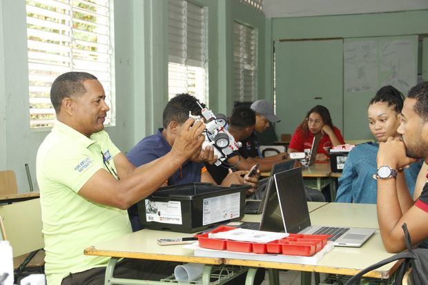 Kits de Robótica Educativa.