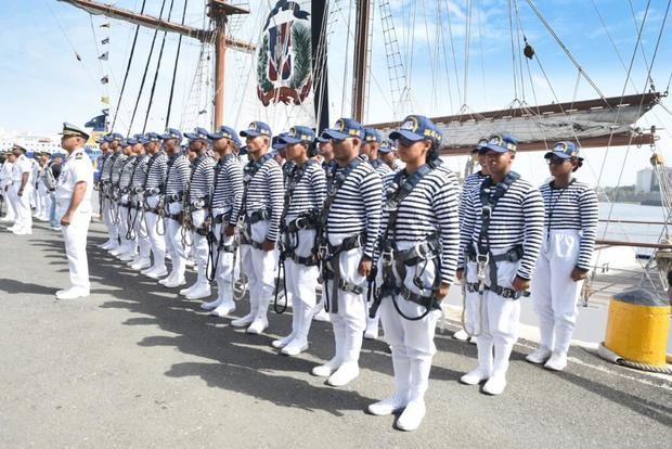 Cadetes de la academia naval.