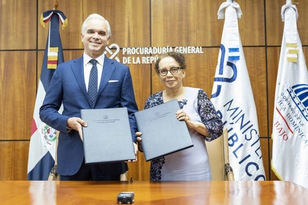 Ministerio de Trabajo y Ministerio Público formalizan acuerdo.