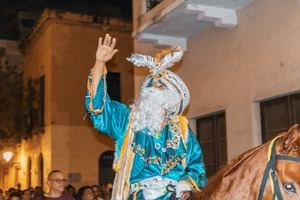 Cuerpo de Bomberos y Alcaldía del DN realizan tradicional desfile de los Reyes Magos en la capital