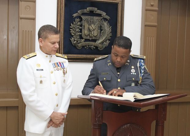 Comandante General de la Armada recibe la promoción “General Juan Contreras”.