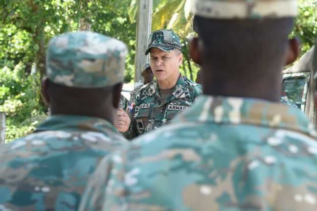 El Vicealmirante Agustín Morillo Rodríguez, Comandante General de la Armada de RD, realizó recorrido de supervisión como parte del 'Operativo Conciencia por la Vida - Semana Santa 2024'. 