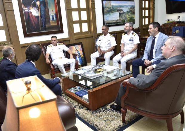 Visita del Comandante de la Fragata Italiana «Raimondo Montecuccoli» a La Comandancia General de la Armada