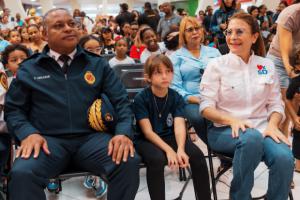 Bomberos del DN dan la bienvenida al verano con tarde divertida