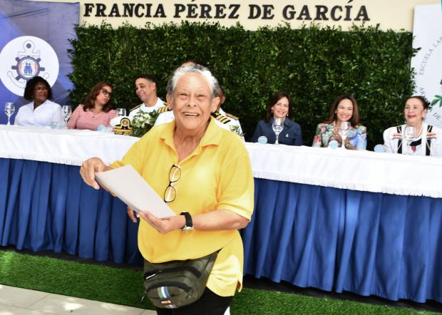 La Escuela Laboral y Artes de la Armada Gradúa a 219 Técnicos