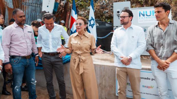 Embajada de Israel dona equipo de purificación de agua a comunidad Túnel de Capotillo