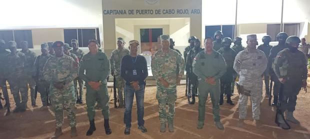 Armada de la República Dominicana, SENPA, Migración y Ministerio Público refuerzan controles fronterizos y medioambientales en Pedernales.