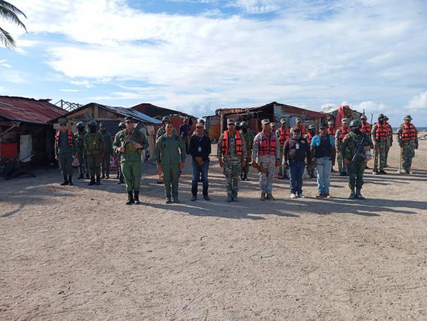 Armada y SENPA intensifican vigilancia ambiental