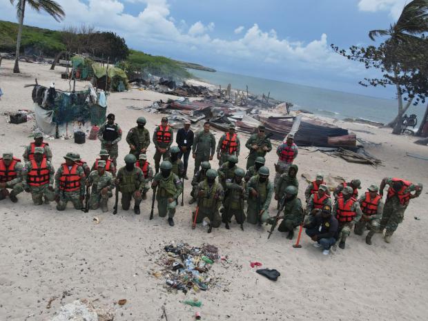 Armada y SENPA intensifican vigilancia ambiental