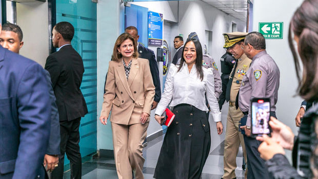 Vicepresidenta Raquel Peña junto a Faride Raful.