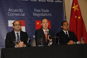 Panamá dice que será necesario extender negociaciones de TLC con China