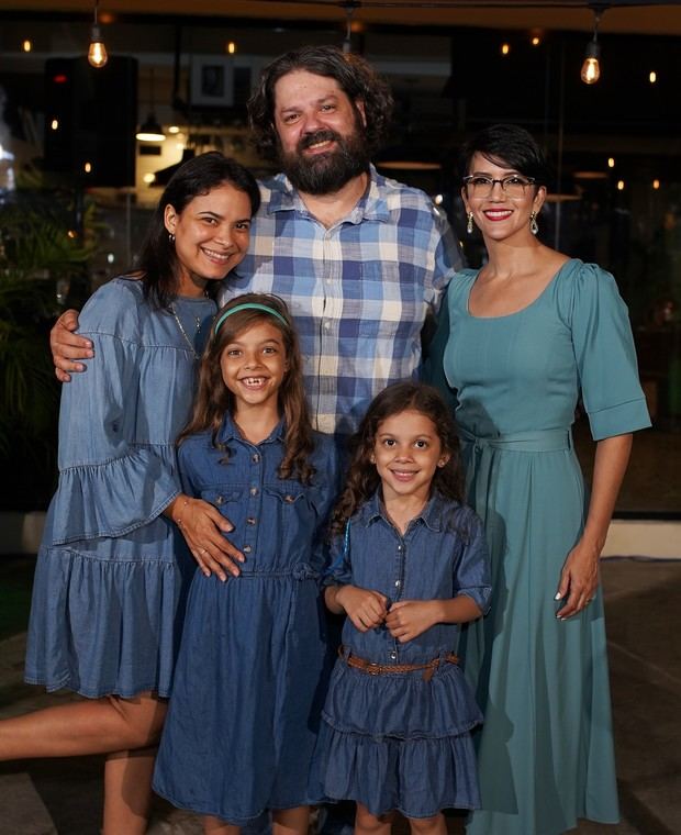 Yirenni Perez, Nathan Paden, Vivian Fatule, Lara Paden y Yari Anne Paden.