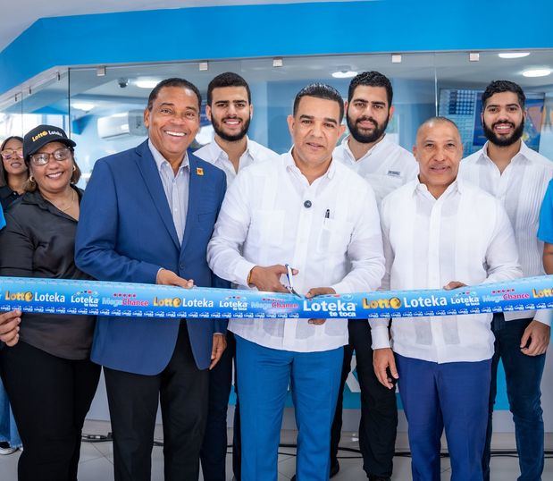 Ynmaculada Liriano, Directora General de Loteka, Ramón Álvarez, Javier Ortiz, Richard Ortiz, Presidente de Loteka, Cristofer Ortiz, Juan Carlos Echavarría, Jean Echavarría.