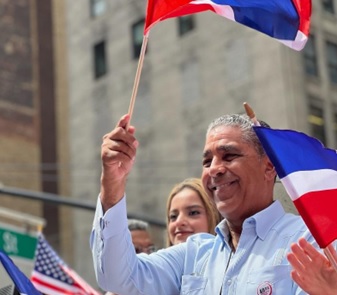 Adriano Espaillat. Miembro del Congreso de los EE.UU: