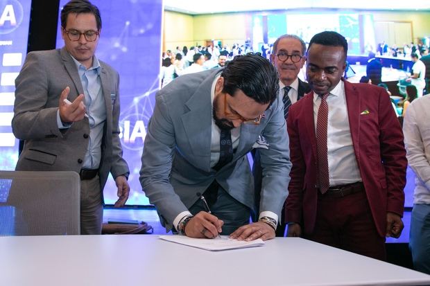 Bartolomé Pujals firma Declaración de Cartagena para la Gobernanza, la Construcción de Ecosistemas de Inteligencia Artificial (IA).