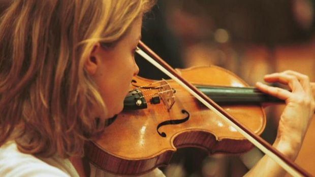 Interpretación a violín de Reimagining Vivaldi.
