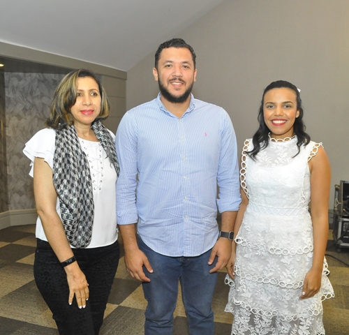 Lucy Arraya , Victor Recio y  Rommy Pichardo