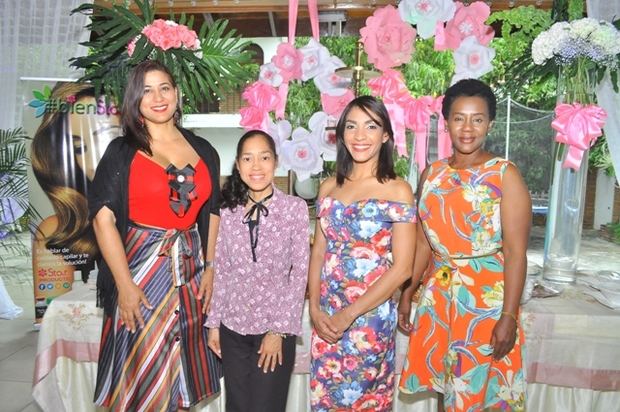 Yenny Polanco Lovera, María Mercedes, Wendy Mora y Gisela Mera.