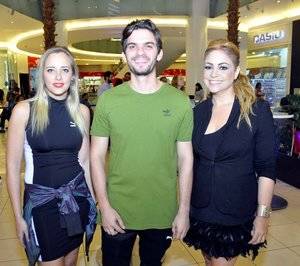 Isabella Muller, Gustavo Tarrazo y Rosa Grullón. 