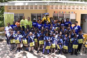 Cementos Argos da la bienvenida al año escolar y entrega útiles escolares