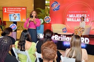 Yadira Pimentel ofrece charla a Mujeres Brillantes.