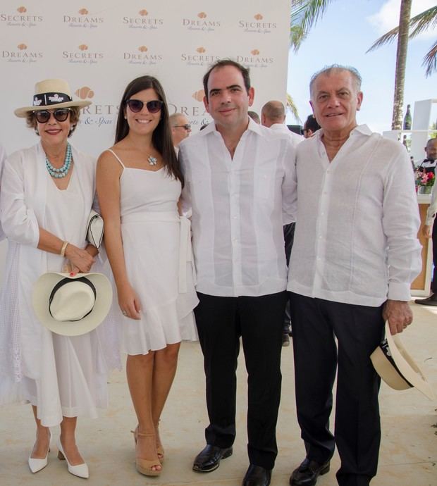 Pilar de Rainieri, Marie Claire Santiago, Giovanni Rainieri y Juan Ramón Goris.