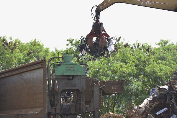 Destrucción de las piezas decomisadas