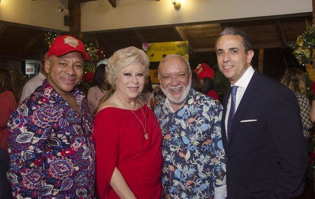 Amílcar Fernández, Amalia de Fernández, Jochy Santos y Antonio Espaillat.