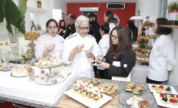 Instituto Culinario Dominicano presenta examen final en Diplomado de Pastelería, Panadería y Chocolatería 