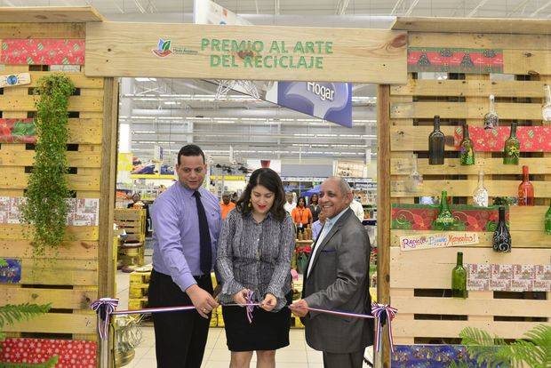 Inauguración del Premio al Arte del Reciclaje.