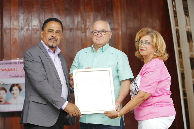 Rodolfo Reyes, Adalberto De León y Raquel Rivera.