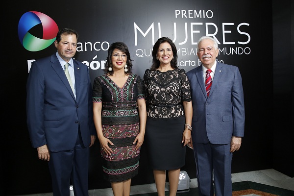 Premiación Mujeres Cambian el Muindo