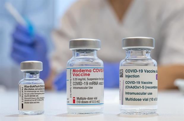 España y otros 4 países urgen a aumentar la producción de vacunas en la UE