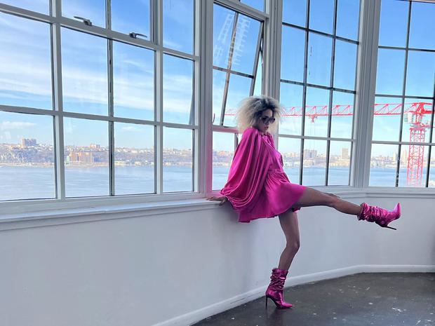 Modelos lucen hoy creaciones de la temporada otoño-invierno de la casa Custo Barcelona, durante la Semana de la Moda de Nueva York, EE.UU.
