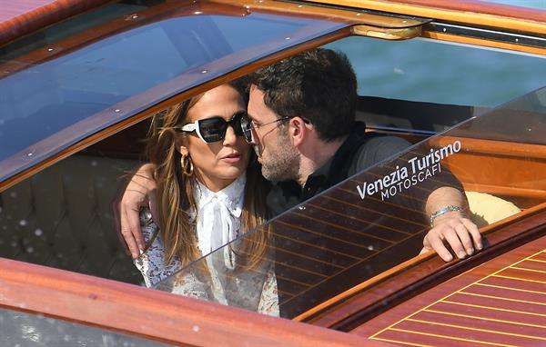 La intérprete de 'Jenny from the Block' anunció el pasado abril su compromiso con Affleck, con quien reconectó a principios de 2021, casi dos décadas después de romper sus planes de boda y tomar caminos personales distintos. Foto de archivo. 