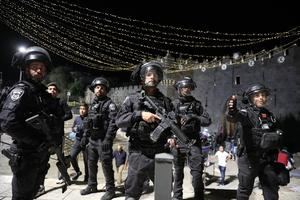 Los choques entre palestinos e israelí­es llegan a la Explanada de las Mezquitas