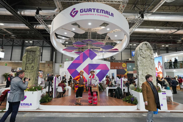 Ambiente en el stand de Guatemala, país socio en Fitur 2023.