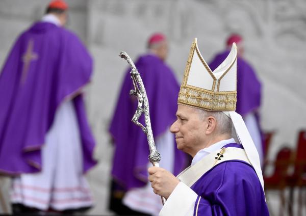 El Papa León XIV durante una misa en el 'Beirut Waterfront', en Beirut, Líbano, 02 de diciembre de 2025.