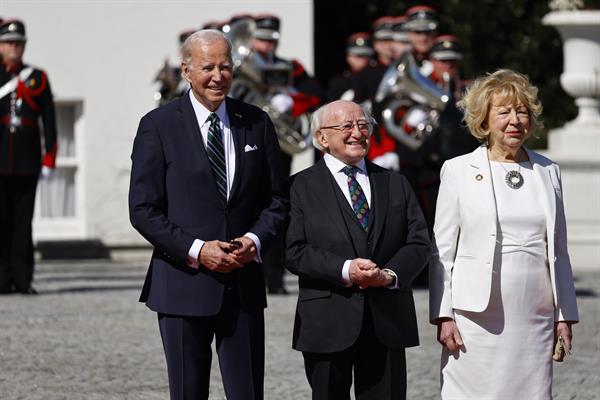 Biden y Varadkar destacan sus liderazgos para afrontar la guerra en Ucrania

