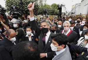 Perú hacia una transición pací­fica con un político de consenso en el Gobierno