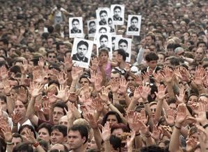 Diez años después del fin de ETA, los jóvenes desconocen su cara más violenta