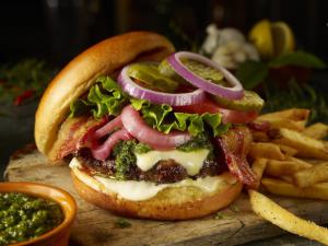 Friday’s lanza 5 “Funtastic Burgers” de temporada