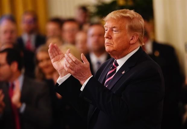 El presidente de los Estados Unidos, Donald J. Trump, habla en la Sala Este de la Casa Blanca un día después de la absolución del juicio de juicio político del Senado en Washington, DC, EE. UU., 06 de febrero de 2020.