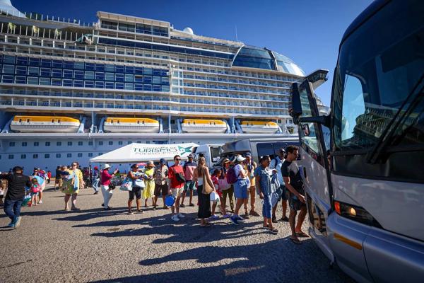 'Icon of the Seas', el crucero más grande del mundo, arriba por primera vez a Puerto Rico